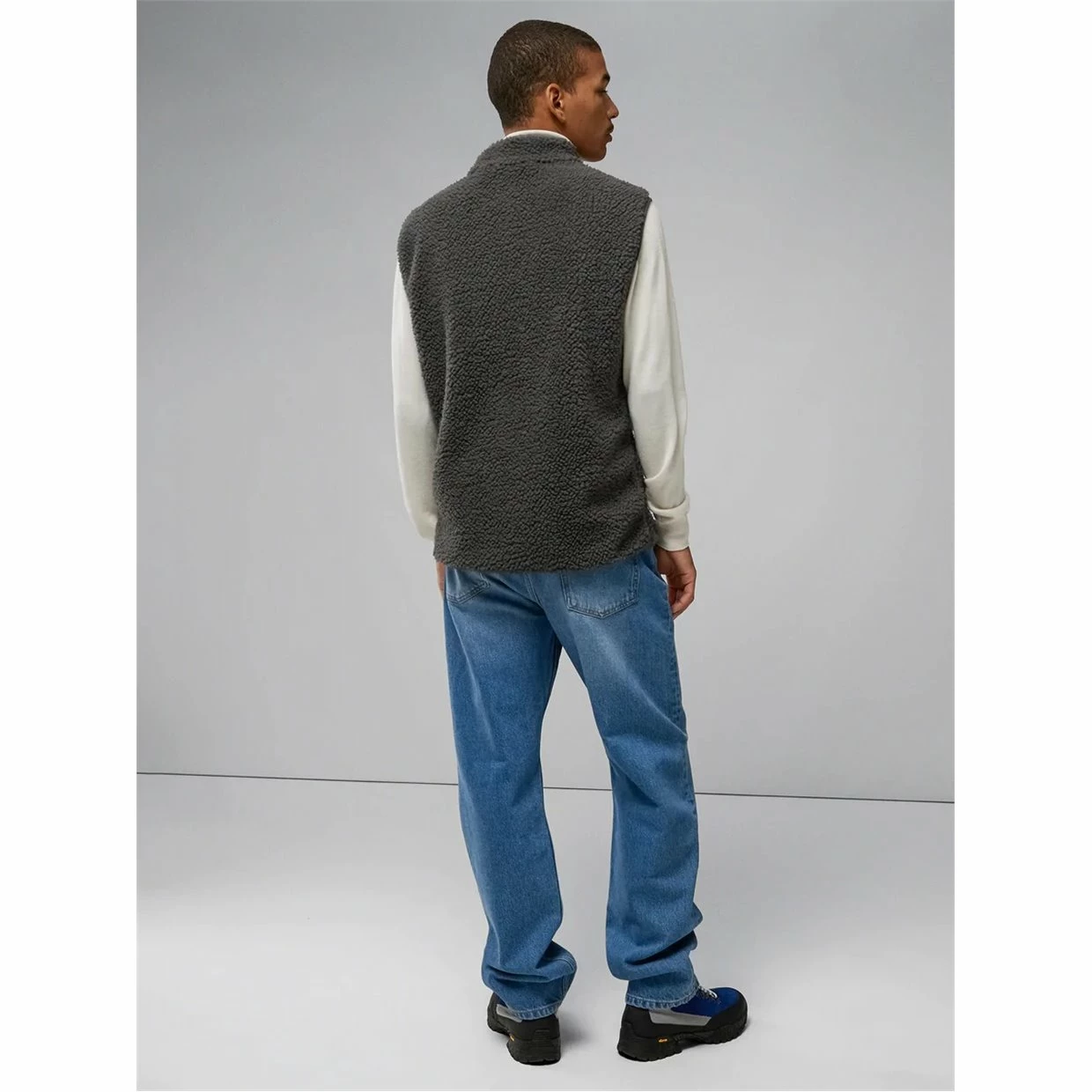 J.Lindeberg J. Lindeberg Zeke Pile Mid Layer Outerwear Vest Golf Apparel 11 J.Lindeberg J. Lindeberg Zeke Pile Mid Layer Outerwear Vest Golf Apparel - Image 9