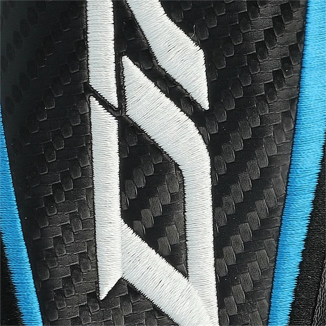 Wilson Staff D7 Hybrid Headcover 4 Wilson Staff D7 Hybrid Headcover - Image 2